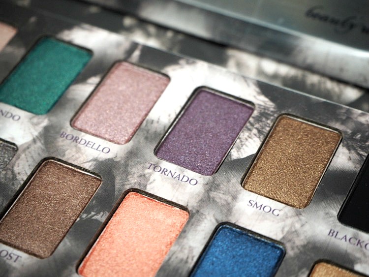 Urban Decay Shadow Box