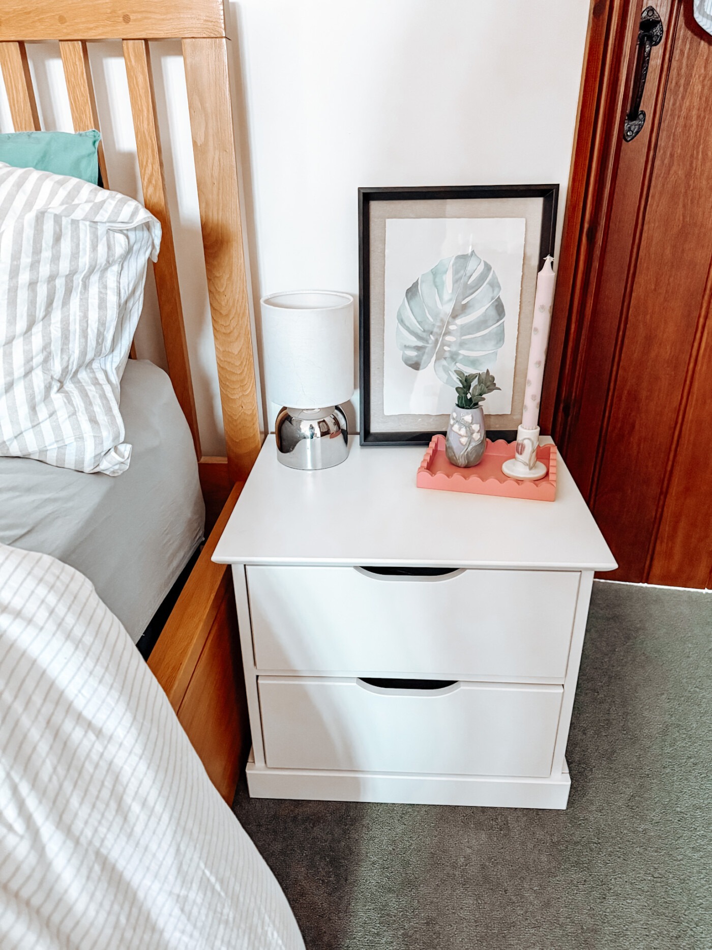Bed Kingdom side table