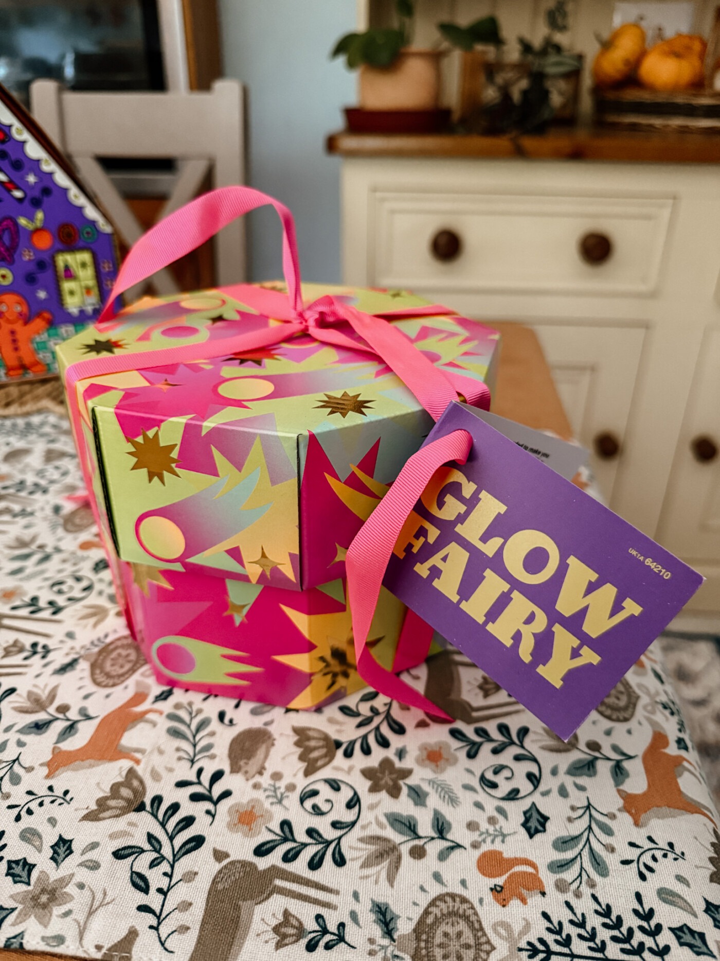 Lush Glow Fairy Gift Set box – pink octagon packaging with stars and ribbon