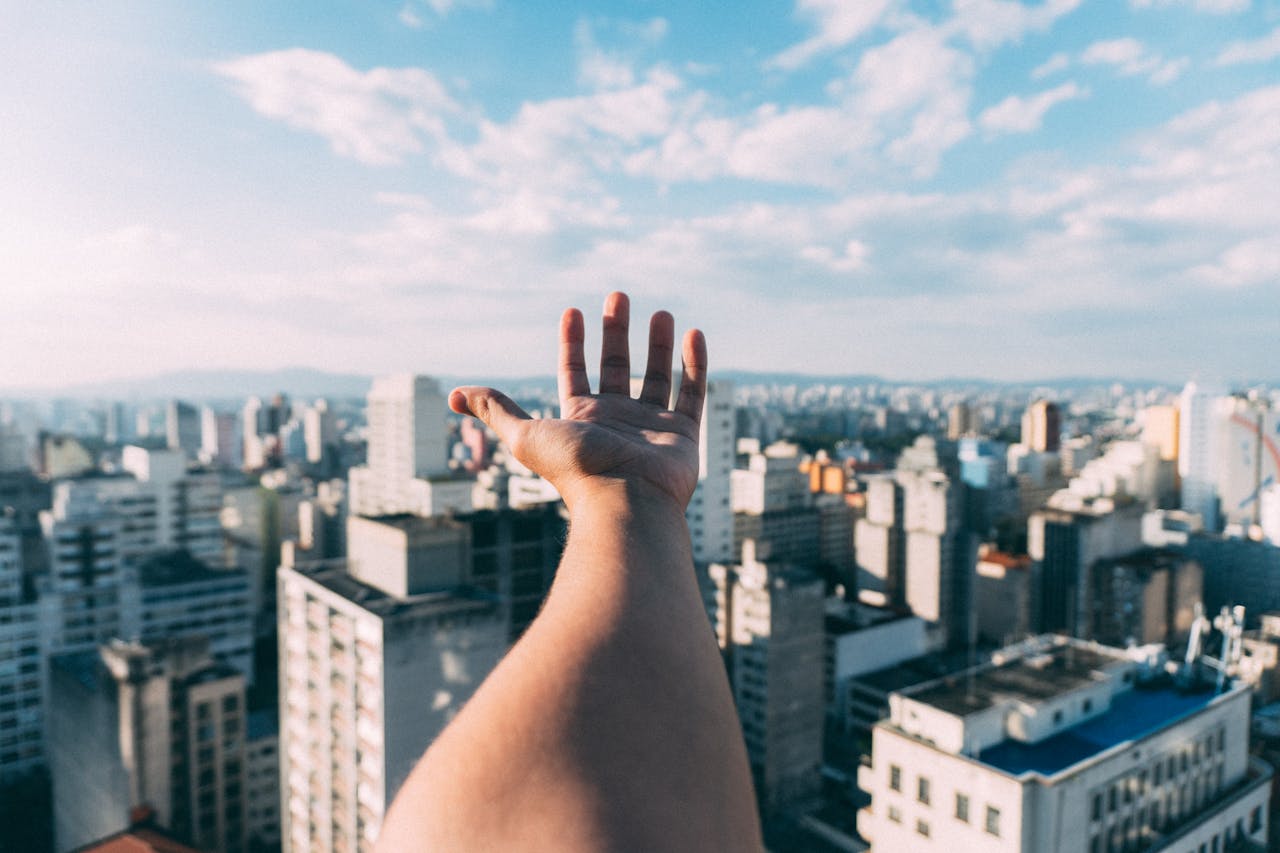 How City Living Quietly Affects Eye Comfort