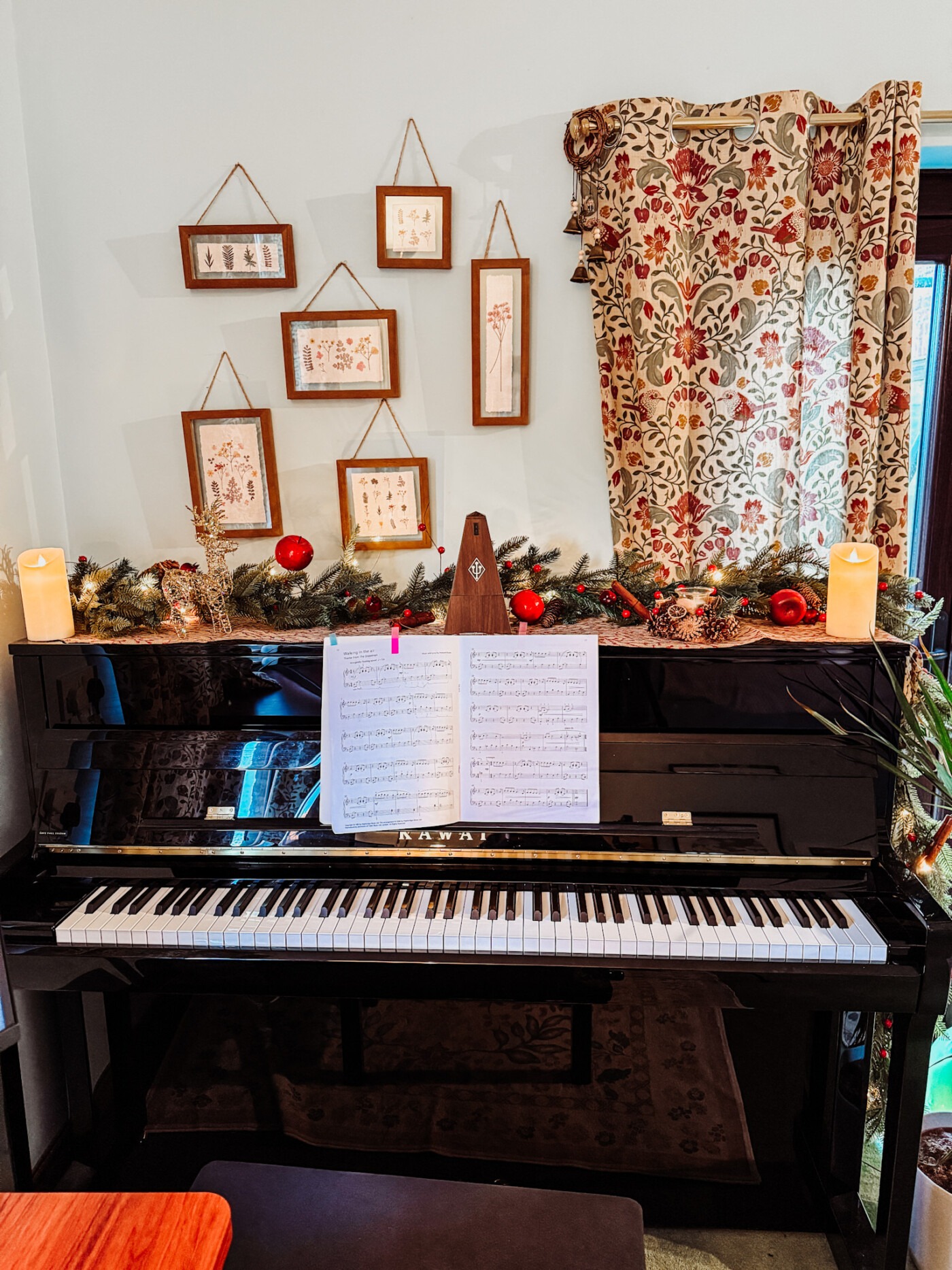Piano Christmas Decor Ideas