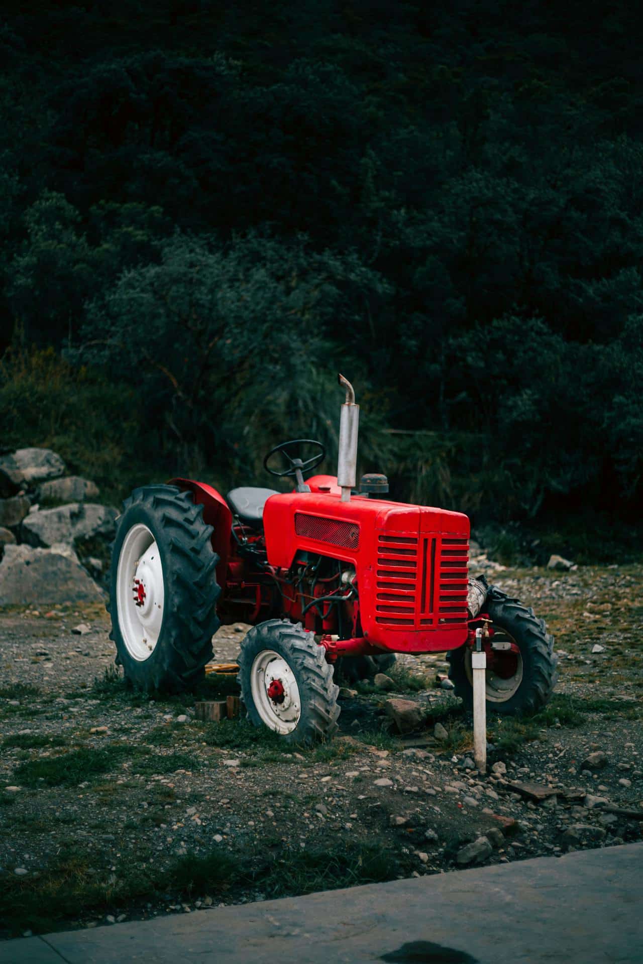 The Smart Way to Choose a Mini Tractor for Your Property