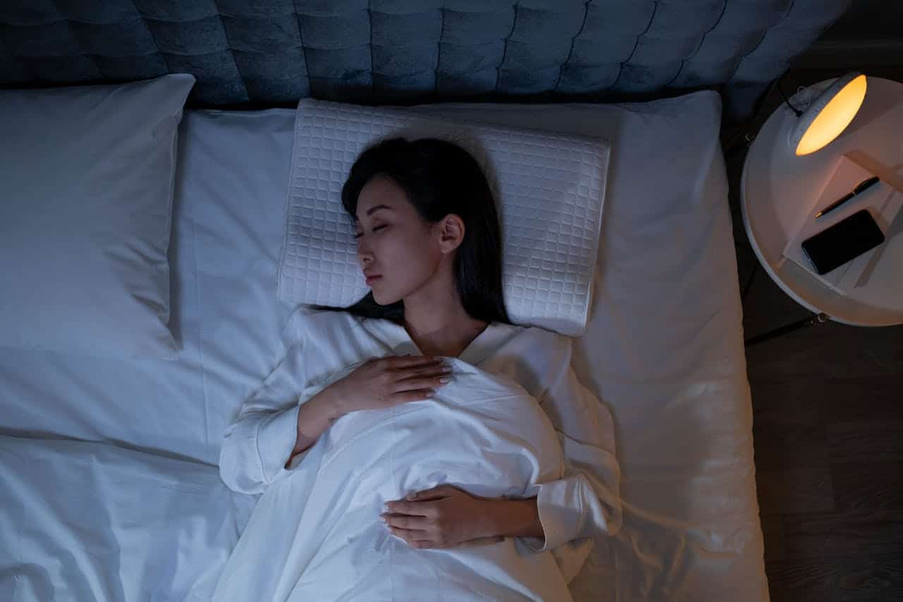 6 Simple Habits for a More Restful Night&rsquo;s Sleep