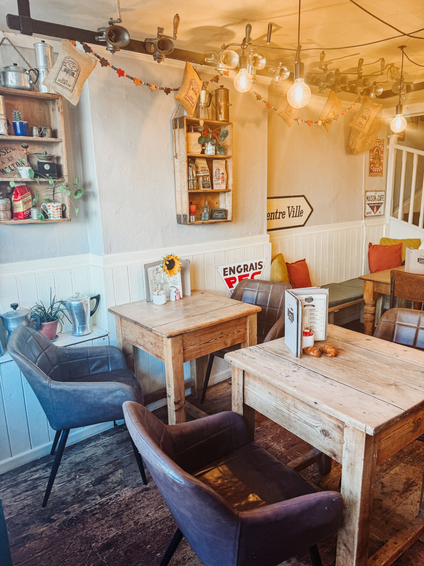 Leoni's Coffee House