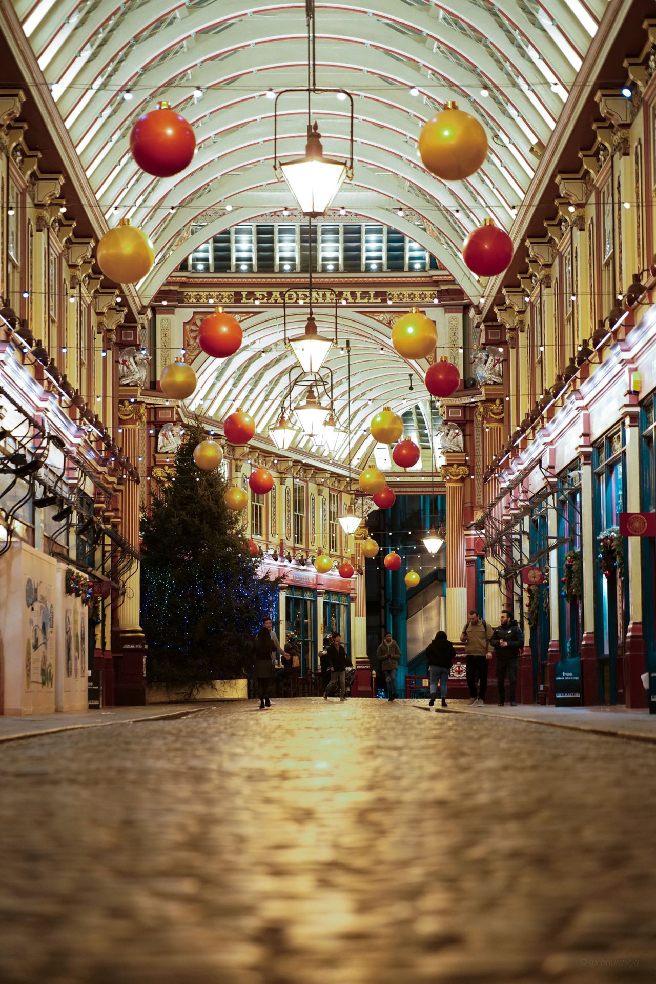 Christmas Family Reunification in the UK: The best places to celebrate it and the legal side of inviting your foreign relatives